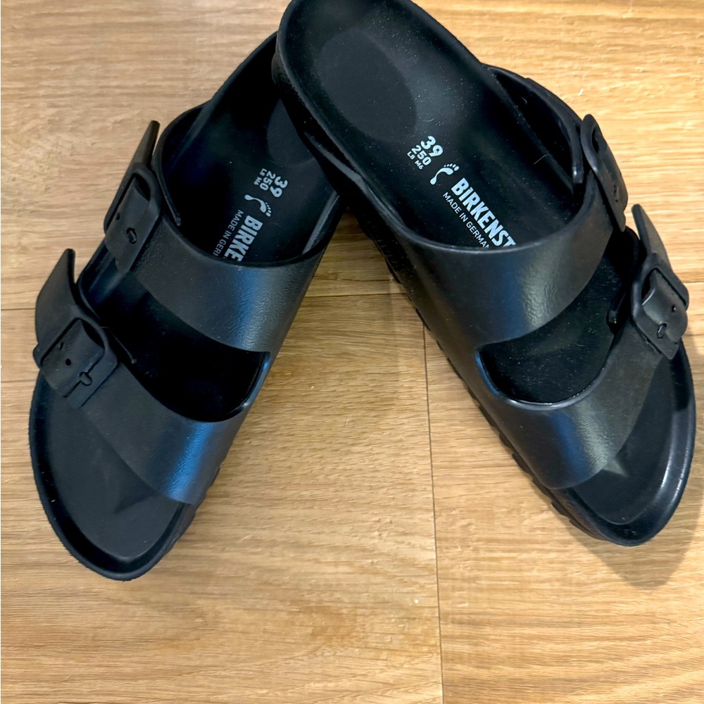Birkenstock Arizona waterproof slide sandal. Never worn.